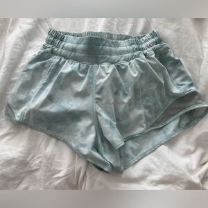 Lululemon Hotty Hot 2.5" Shorts